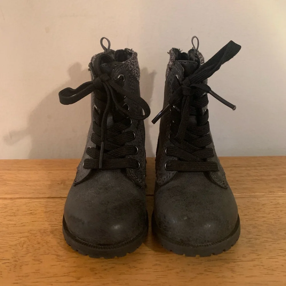 Koala Kids Boots Combat Style Size 5 black grey GUC